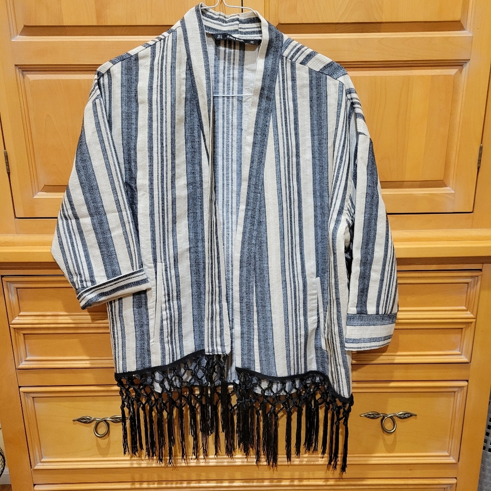 Navy blue and nude stripped shrug with pockets